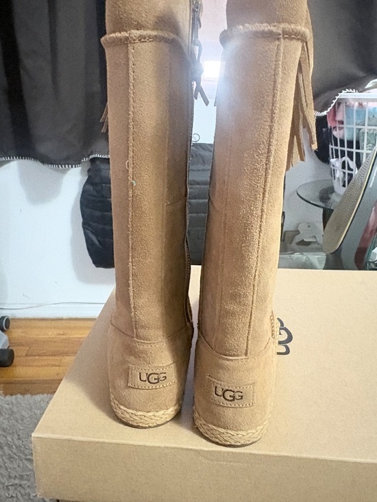 Ugg suede boots - Picture 4 of 9